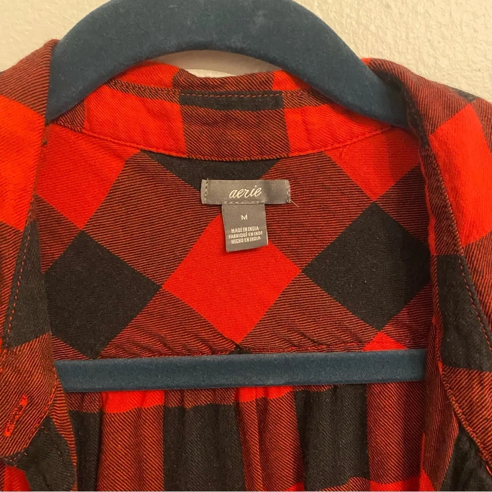 Aerie Red and black Buffalo plaid flannel long sleeve shirt size medium - Picture 3 of 3